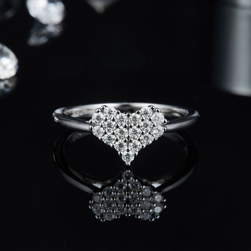 一见倾心S925银镀白金Moissanite厘石33分D级